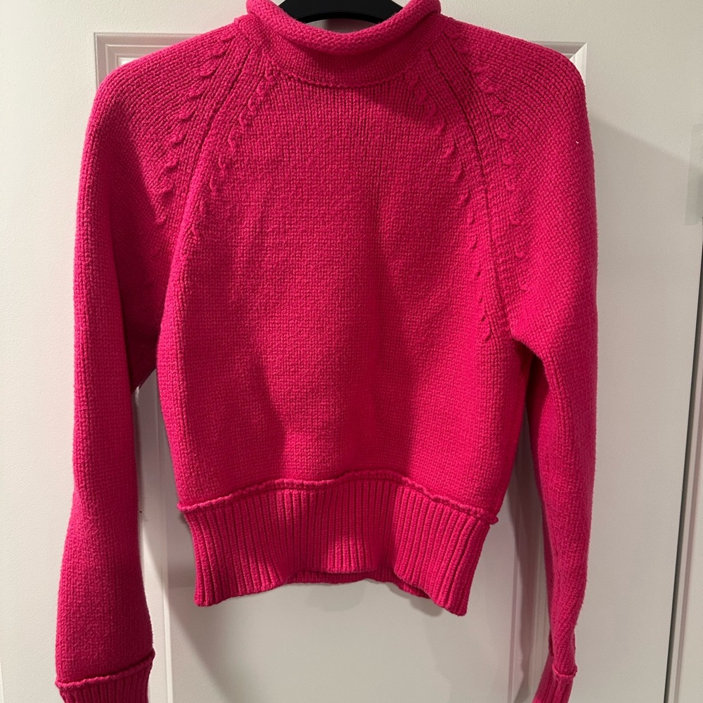 Women's hot pink cropped Sweater